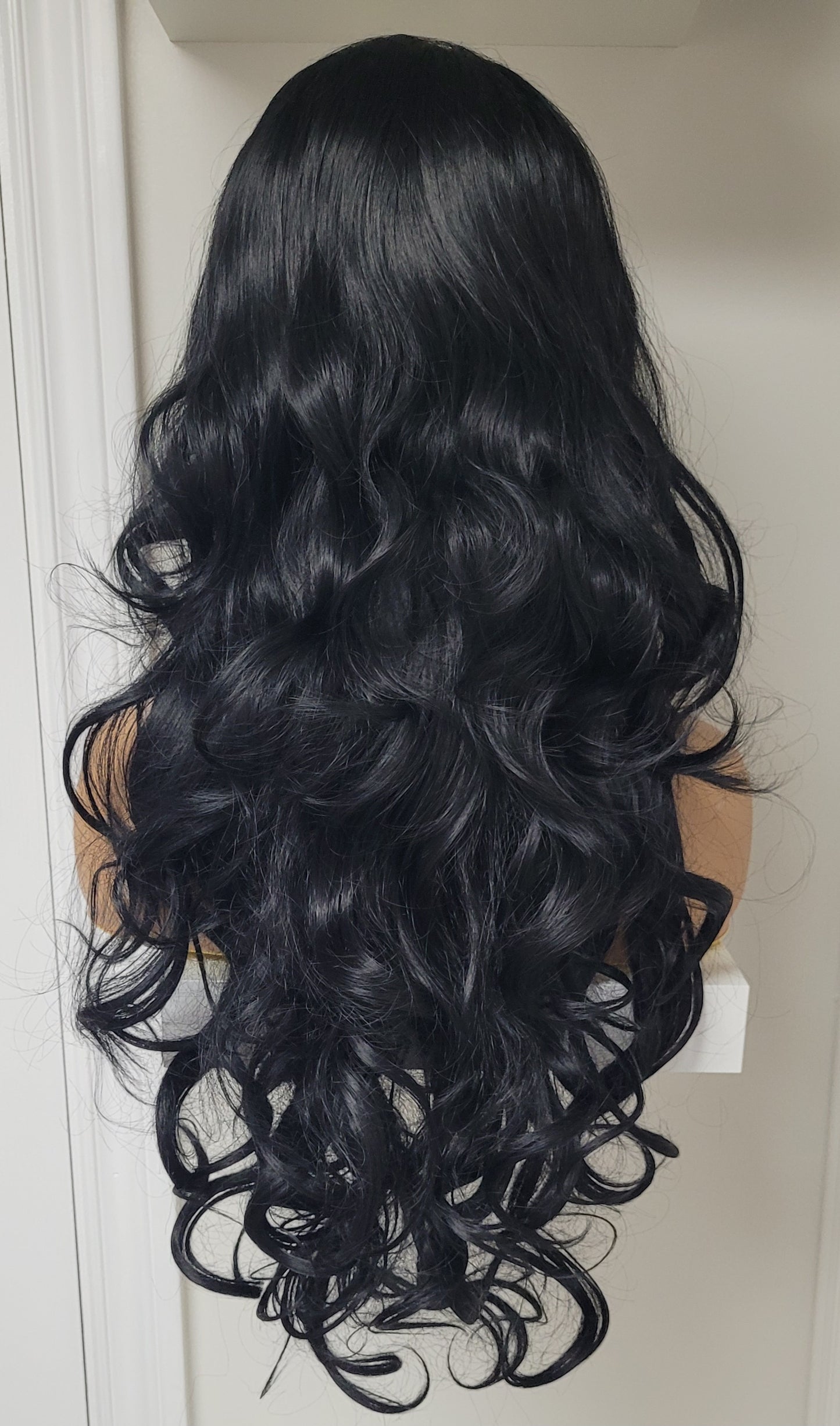 Sample Sale Synthetic Lace Front Wig 22" Loose Curl