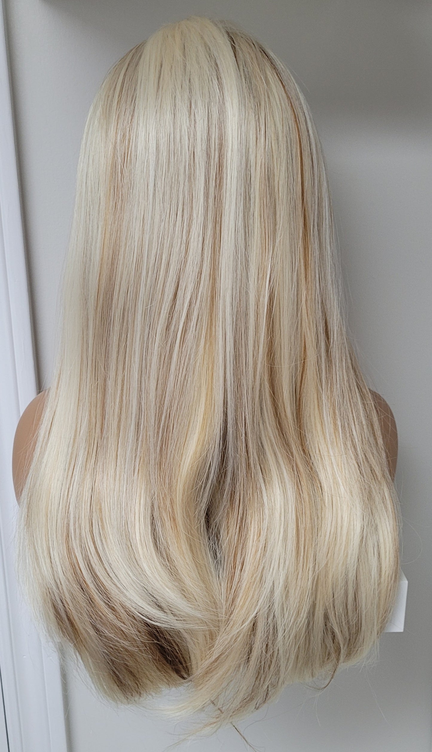 Sample Sale Synthetic Lace Front Wig 22" Straight